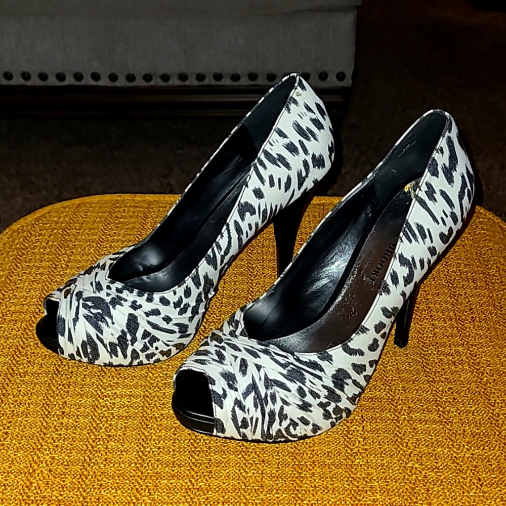 Audrey Brooke high heels size 9.5